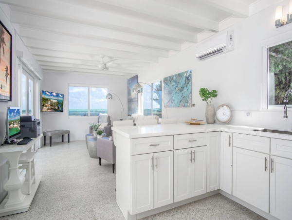 Islamorada Three Bedroom Home with Full Ocean View & Pool